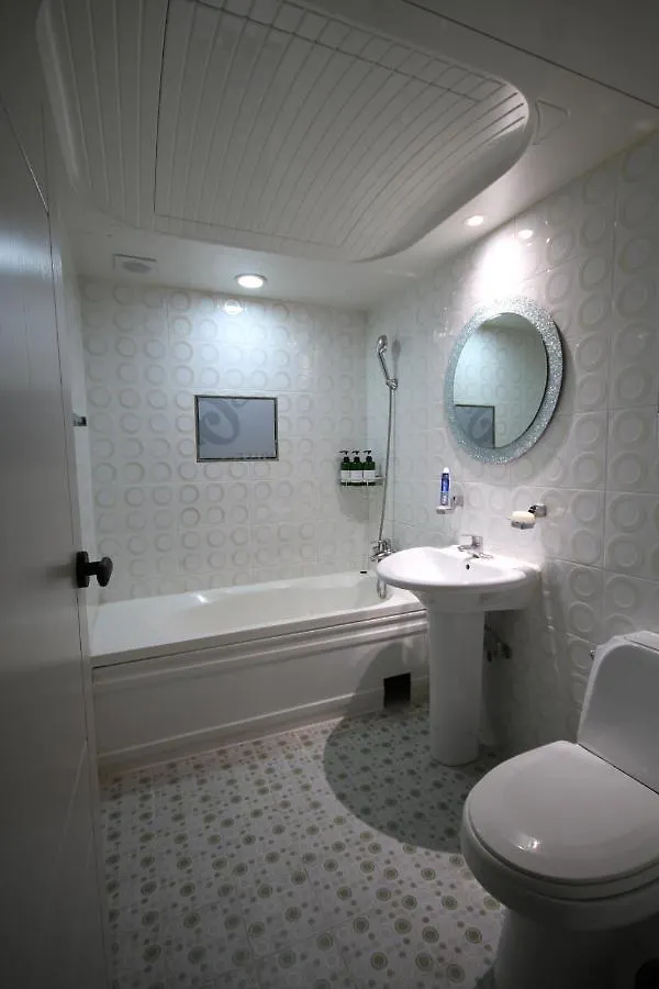 Hotel Bom Busan 0*,