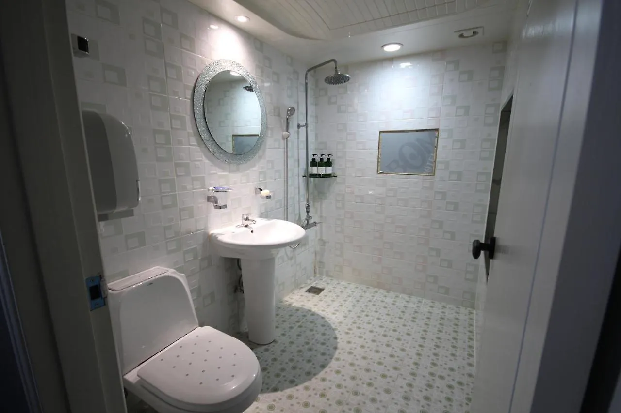 Hotel Bom Busan 0*,  South Korea